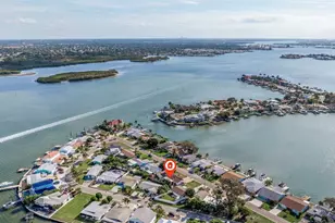 242 176th Ave E, Redington Shores, FL 33708 - Photo 11