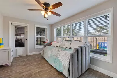 242 176th Avenue E, Redington Shores, FL 33708 - Photo 21