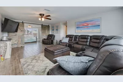 242 176th Avenue E, Redington Shores, FL 33708 - Photo 15