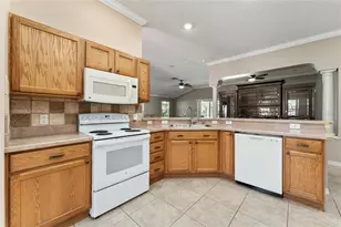 1205 Bower Ln, Lady Lake, FL 32159 - Photo 3