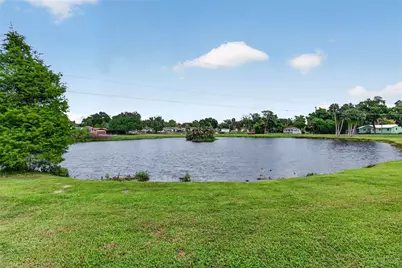 431 Edgewater Avenue, Umatilla, FL 32784 - Photo 15