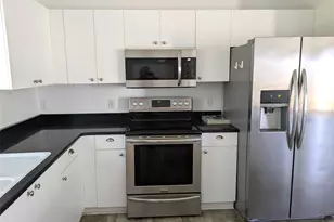 419 Santa Clara Cir, The Villages, FL 32159 - Photo 5