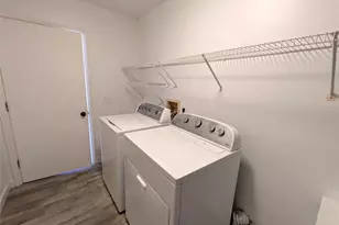 419 Santa Clara Cir, The Villages, FL 32159 - Photo 19