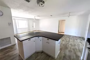 419 Santa Clara Cir, The Villages, FL 32159 - Photo 7