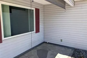 419 Santa Clara Cir, The Villages, FL 32159 - Photo 27