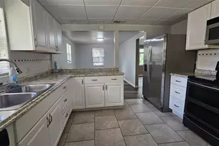 36850 Haynes Rd, Fruitland Park, FL 34731 - Photo 9