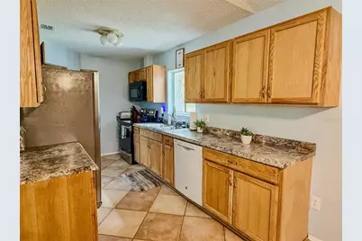 301 Oak Track Drive, Ocala, FL 34472 - Photo 9