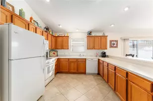 2367 Camden Terrace, The Villages, FL 32162 - Photo 5