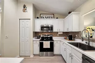 13864 SE 85th Ct, Summerfield, FL 34491 - Photo 5