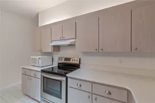 9862 SE 179th Pl, Summerfield, FL 34491 - Photo 11
