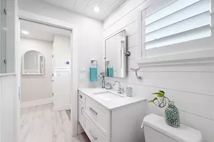1637 SE Paradise Cir, Crystal River, FL 34429 - Photo 13