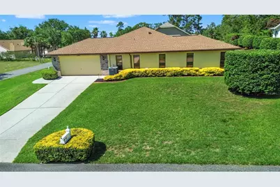 12001 Granada Place, Weeki Wachee, FL 34614 - Photo 5