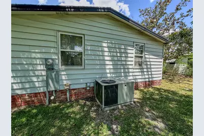 1820 W Schwartz Boulevard #8, Lady Lake, FL 32159 - Photo 11