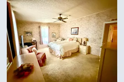 1820 W Schwartz Boulevard, Lady Lake, FL 32159 - Photo 17