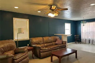 11051 SE 40th St, Morriston, FL 32668 - Photo 15