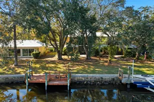 11328 W Bayshore Dr, Crystal River, FL 34429 - Photo 3