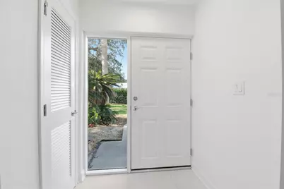 11328 W Bayshore Drive, Crystal River, FL 34429 - Photo 9