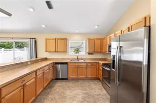 430 Calvert Terrace, The Villages, FL 32162 - Photo 3