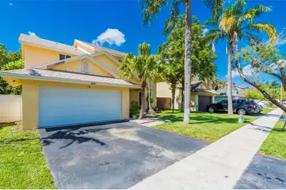 9601 SW 9th Court, Pembroke Pines, FL 33025 - Photo 9