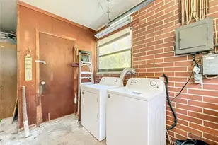 7802 Mizell St, Coleman, FL 33521 - Photo 17