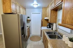 4808 NE 3rd Pl, Gainesville, FL 32641 - Photo 5
