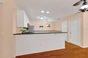 17457 SE 81st Newberry Ct, The Villages, FL 32162 - Photo 15
