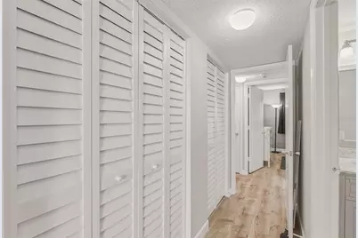 1520 Glen Oaks Drive E #247, Sarasota, FL 34232 - Photo 17