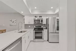 1520 Glen Oaks Dr E, Sarasota, FL 34232 - Photo 9