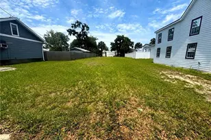 609 Downing St, New Smyrna Beach, FL 32168 - Photo 1