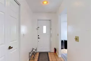 18312 Aintree Ct, Tampa, FL 33647 - Photo 9