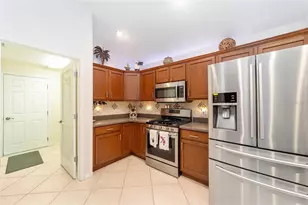 867 Castleberry Cir, The Villages, FL 32162 - Photo 17