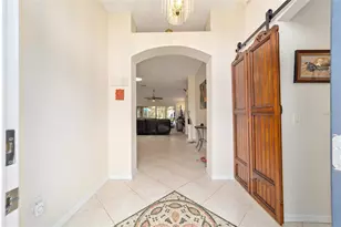 867 Castleberry Cir, The Villages, FL 32162 - Photo 5