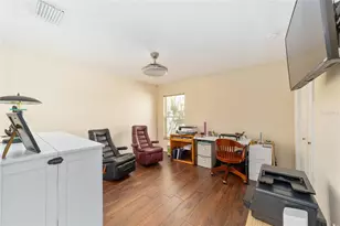 867 Castleberry Cir, The Villages, FL 32162 - Photo 33