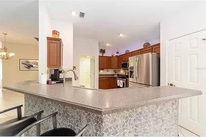 867 Castleberry Circle, The Villages, FL 32162 - Photo 15