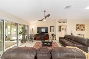 867 Castleberry Cir, The Villages, FL 32162 - Photo 11