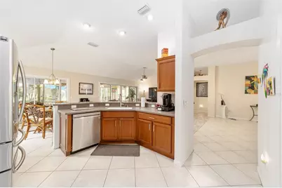 867 Castleberry Circle, The Villages, FL 32162 - Photo 19
