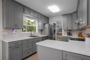 9302 E Redwood Pl, Inverness, FL 34450 - Photo 11