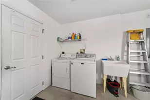 2426 Saffron Ln, The Villages, FL 32162 - Photo 29