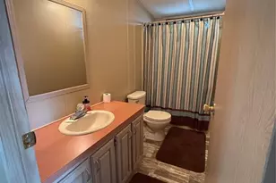 806 New Hampshire Ave, Wildwood, FL 34785 - Photo 13