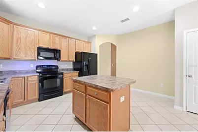 699 Winthrop Drive, Spring Hill, FL 34609 - Photo 11