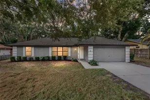 35 Pine Cir, Ocala, FL 34472 - Photo 1