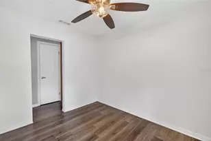 536 NE 43rd Ct, Ocala, FL 34470 - Photo 17