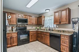 4243 SE 131st Ln, Belleview, FL 34420 - Photo 3