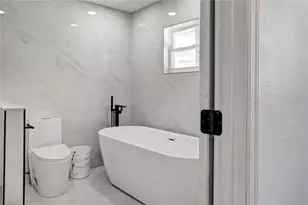 647 E Hillcrest St, Altamonte Springs, FL 32701 - Photo 23
