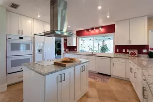 11580 W Dixie Shores Dr, Crystal River, FL 34429 - Photo 9