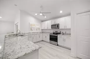 10367 Addison Shr Wy, Oxford, FL 34484 - Photo 9