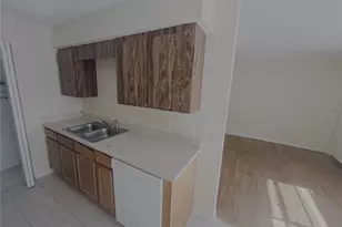 1915 SW 70th Terrace, Gainesville, FL 32607 - Photo 5