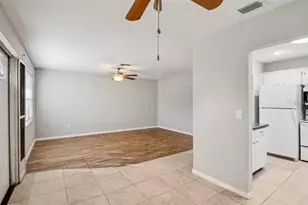 2304 Glenmore Cir, Sun City Center, FL 33573 - Photo 9