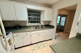 2304 Glenmore Cir, Sun City Center, FL 33573 - Photo 15