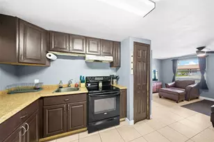 1300 Sherman Ave, Tavares, FL 32778 - Photo 19